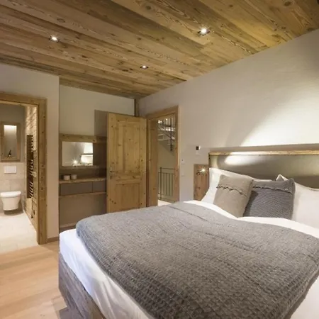 Apartment Entire Chalet With Pool, Sauna And Elevator