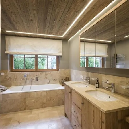 Entire Chalet With Pool, Sauna And Elevator Apartment
