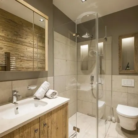 Apartment Entire Chalet With Pool, Sauna And Elevator