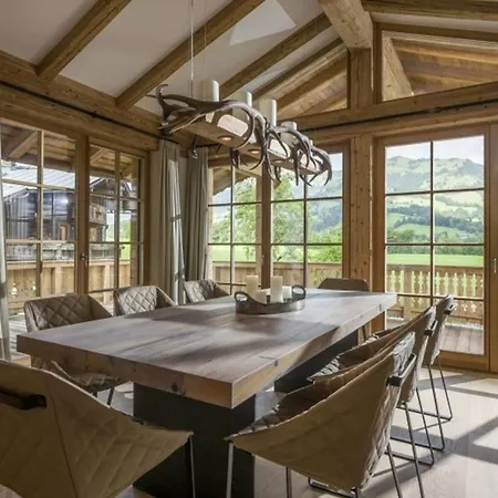Entire Chalet With Pool, Sauna And Elevator Apartment